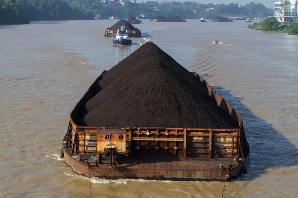 A Hermias Enterprises barge carrying construction materials